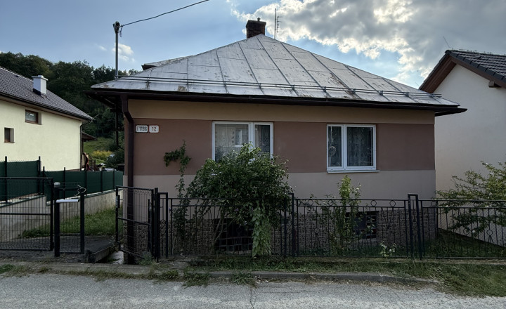 Veľký dom v lokalite Gróner na predaj - fotografia 1