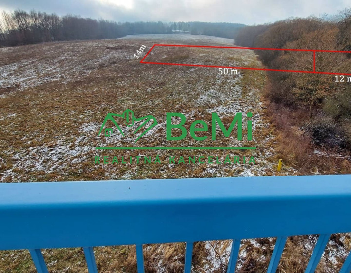 Na predaj slnečný pozemok, s pekným výhľadom na mesto, v Bardejove
