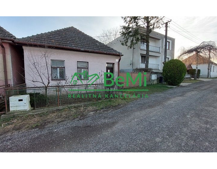 Predaj - starý rodinný dom v obci Radošina ID 118-12-LUGUa