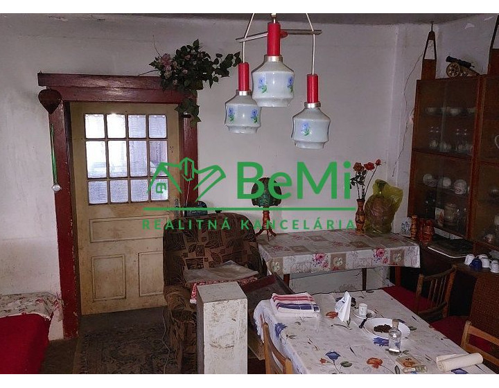 Predaj - starý rodinný dom v obci Radošina ID 118-12-LUGUa