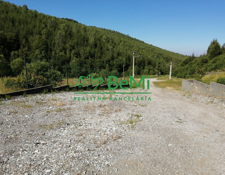 Prenájom pozemku, garážové priestory, 1738m2, Čadca, časť Čadečka (218-24-MACH)