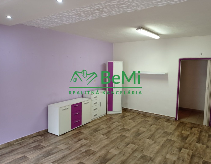 Prenájom podnikateľského priestoru - Levice (054-25-DUJU)
