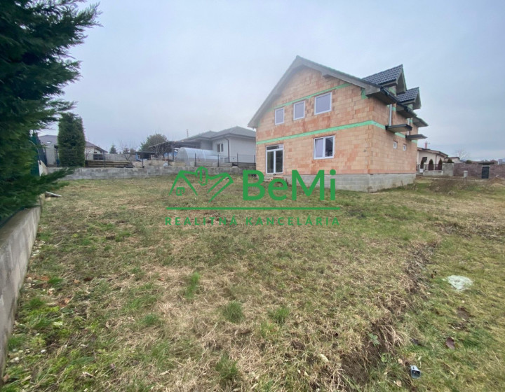 5 izbový rodinný dom , hrubá stavba Nitra - Malý Lapáš ID 447-12-MIG