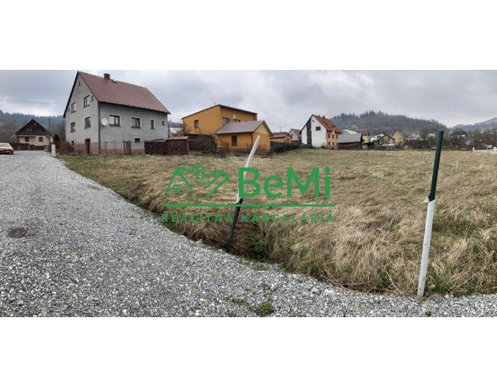 (039-14-JAGAa) Predaj stavebného pozemku Skalité,okr.Čadca./542m2/.(2)