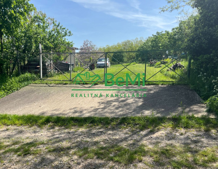 Predaj pozemok - Krškany (002-14-MIJK)