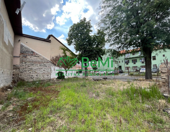 Predaj stavebný pozemok -  Levice ( 041-14-MIJK)