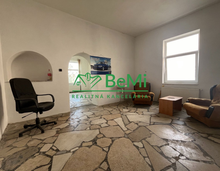 Predaj rodinný dom /komerčný objekt/ -  Levice (052-15-MIJK)