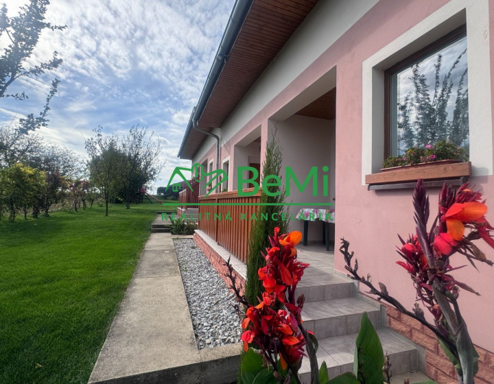 Vaša oáza pokoja v Podhájskej: 4-izbový rekreačný domček/chalupa s detským ihriskom          (037-110-DABA)