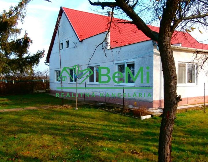 EXKLUZÍVNE  Predaj rodinného domu - Bíňa (006-12-MYVY)
