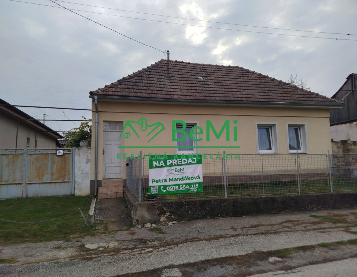 016-12-PAMAa Starší dom v obci Lukáčovce REZERVOVANÉ