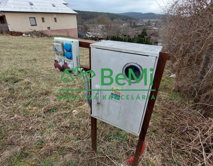 Exkluzívne na predaj stavebný pozemok v obci Brezolupy