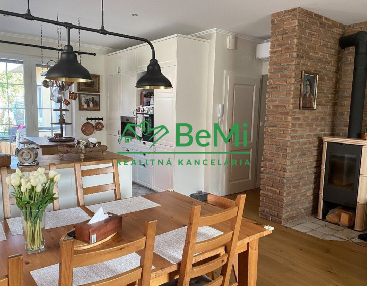 Rodinný dom na skvelej adrese Nitra Chrenová ID 532-12-MIG