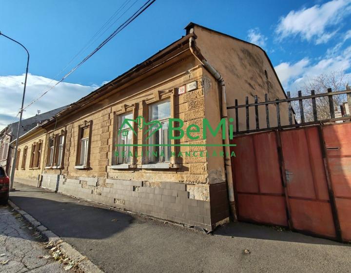 Historická budova - centrum Košice (002-110-RAD)