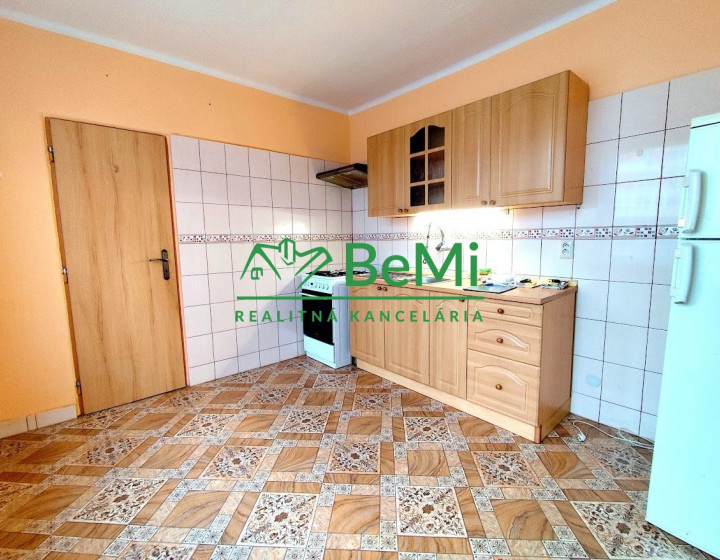 Predaj veľkometrážny 3 izbový byt v centre mesta - Levice (008-113-MIVYa)