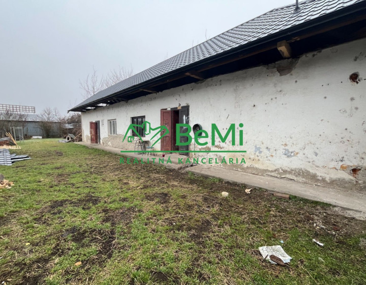 Predaj rodinný dom s pozemkom LEVICE  (074-12-MIJK)