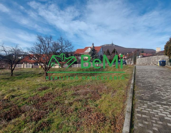Predaj stavebný pozemok Nitra-Zobor 936m2 (206-14-JUFa)