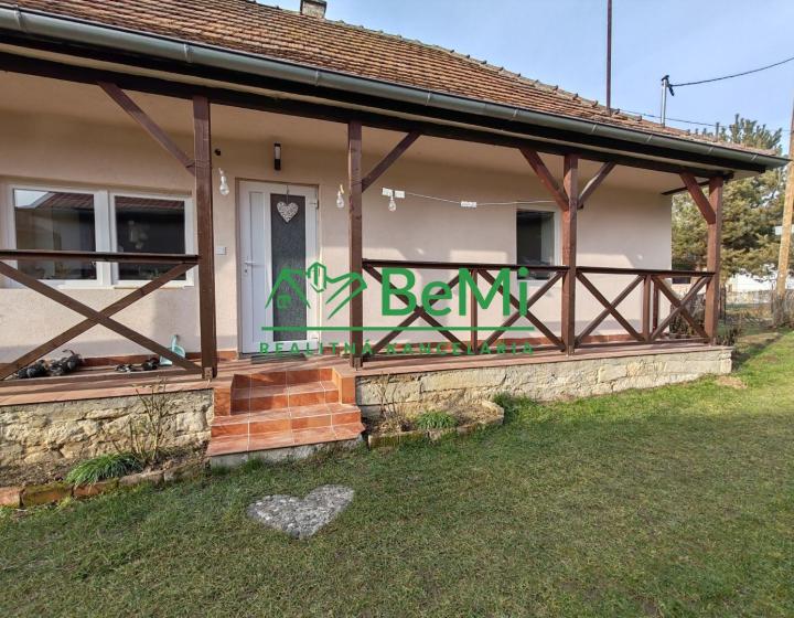 2 domy v Abaújvár s veľkým pozemkom