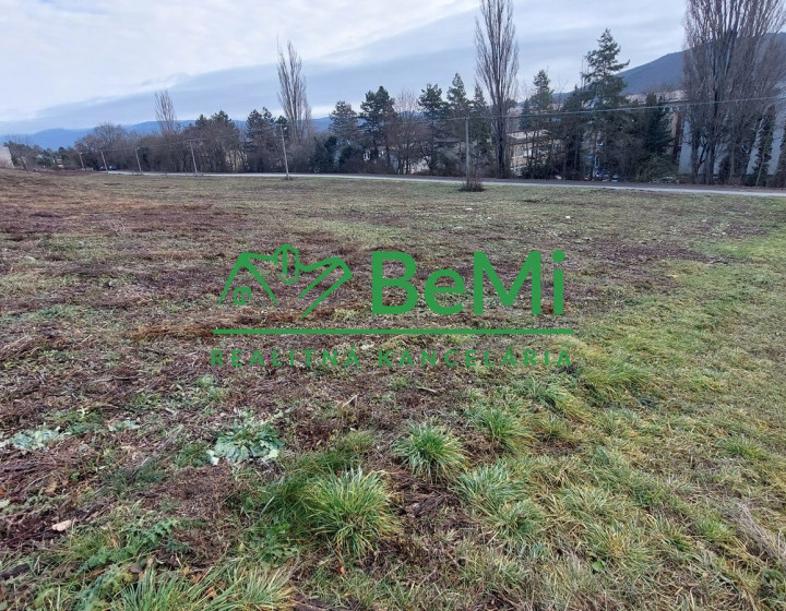 Predaj veľký stavebný pozemok v obci Malé Kršteňany