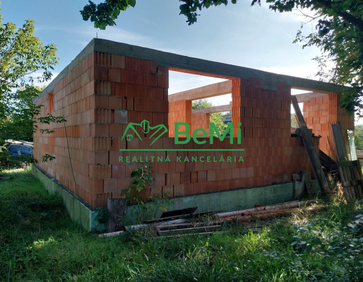 Rodinný dom - Zbehy (010-12-JANS)