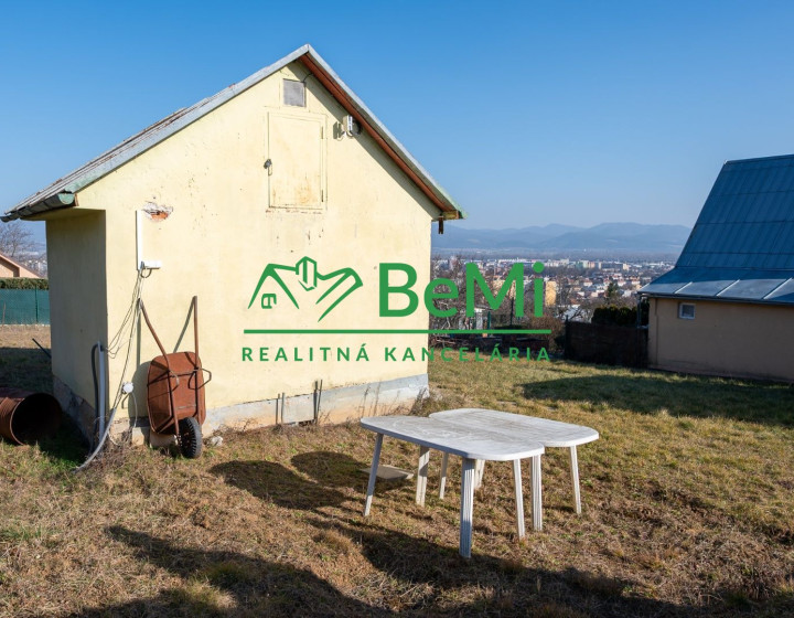 Predaj záhradná chatka, Nové Mesto nad Váhom, 395 m2