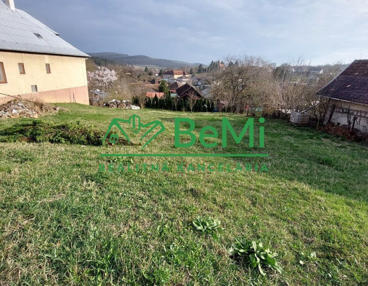 Exkluzívne na predaj stavebný pozemok v obci Brezolupy