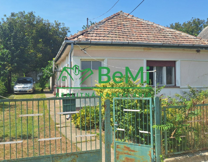 Vidiecky dom s 2200 m2 pekným pozemkom , Maďarsko - NA PREDAJ