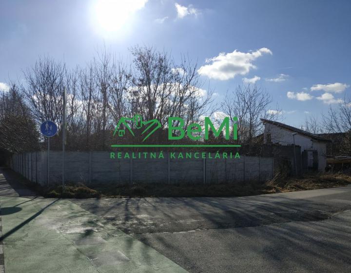 Predaj pozemok 1434m2 Nitra-Chrenová, časť Mikov Dvor(101-14-NASa)
