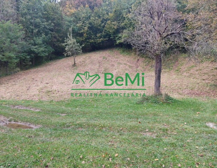 Chata v obci Belá, okres Žilina, 1336m2  048-13-PEMO