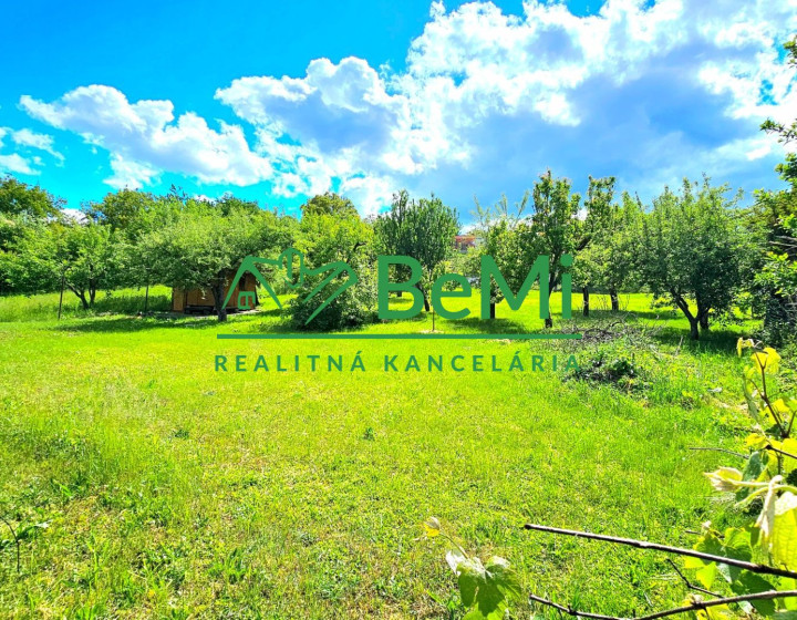 ZNÍŽENÁ CENA POZEMOK RIMAVSKÁ SOBOTA ČASŤ VINICE - NA PREDAJ