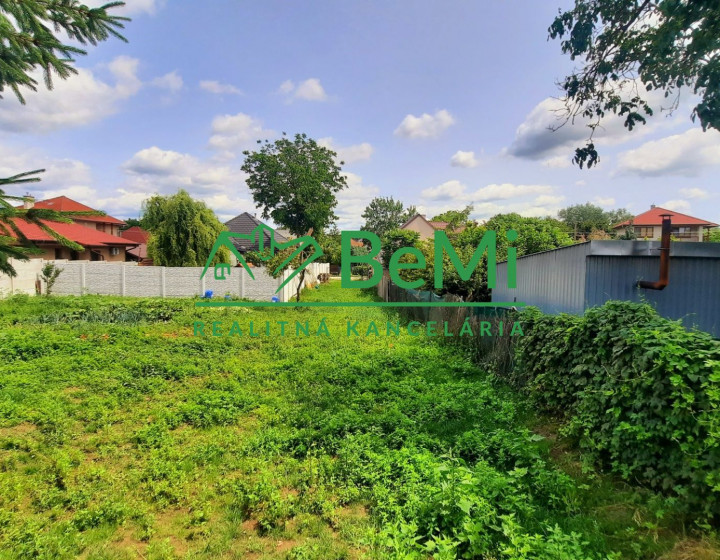 Predaj,  pozemok - Jelenec (014-14-JANS)