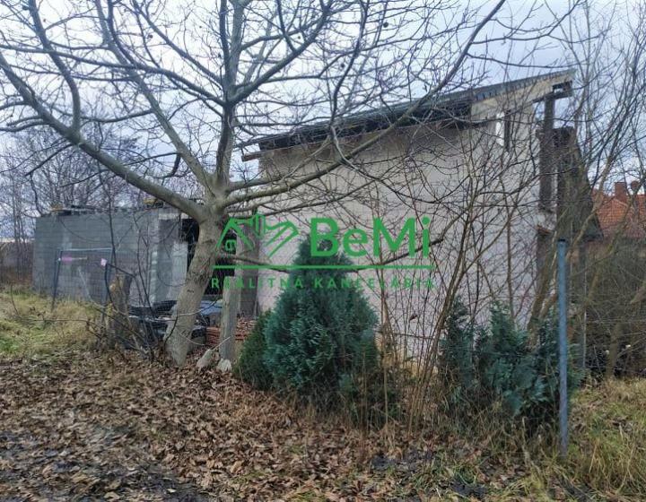 Predaj pozemok Nitra-Chrenová, časť Mikov Dvor(101-14-NASa)