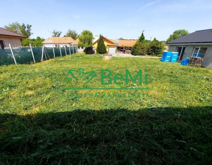 Predaj stavebný pozemok - Žitavce (012-14-JANS)