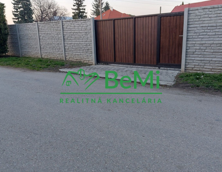 Predaj stavebný pozemok v obci Vinodol pri Nitre (169-14-ERFa)