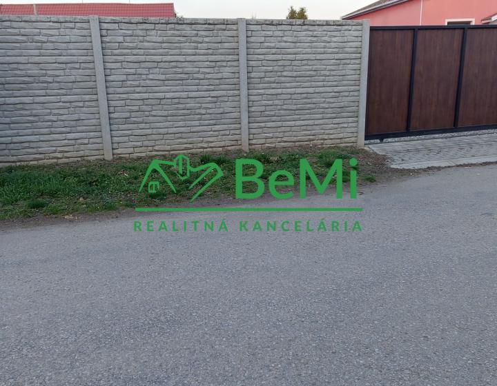 Predaj stavebný pozemok Vinodol pri Nitre (169-14-ERFa)