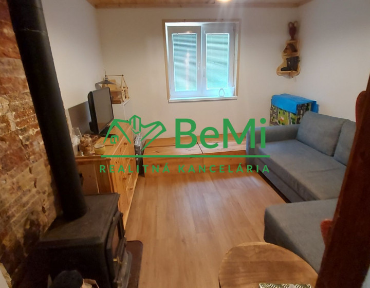 Predaj chatka rekreačná oblasť Jelenec, Nitra (224-13-JUFa)