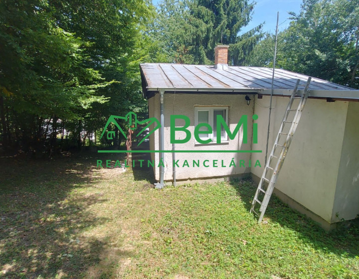 Predaj chatka rekreačná oblasť Jelenec, Nitra (224-13-JUFa)