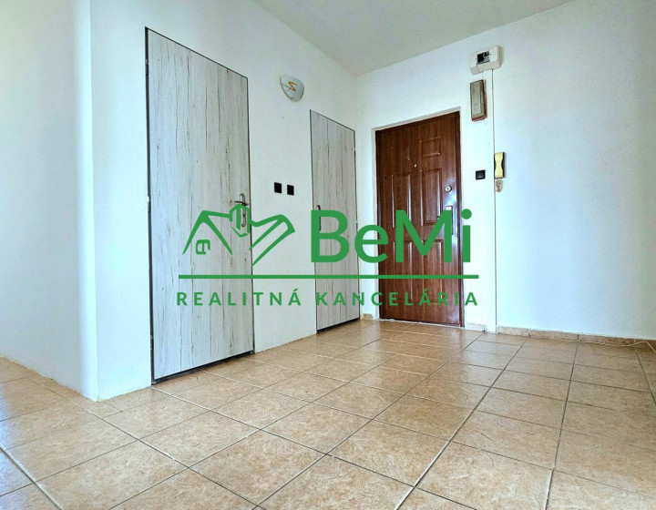 4-IZBOVÝ BYT V LUČENCI- NA PREDAJ