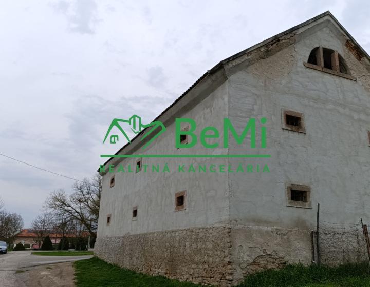 Budova v obci  PERE -NA PREDAJ za 52000,-Eur