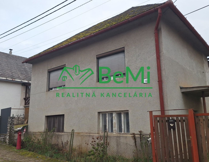 Rodinný dom v obci Roštár - NA PREDAJ
