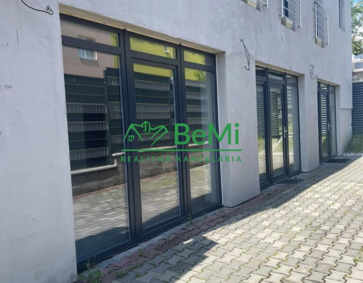 Prenájom obchodného priestoru – Námestovo, centrum, prízemie