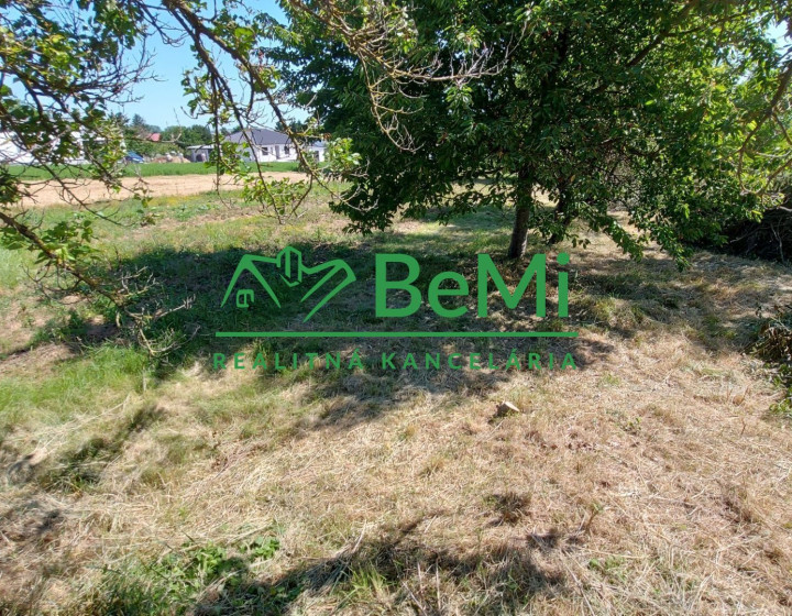 Predaj stavebný pozemok Zbehy pri Nitre (228-14-JUF)