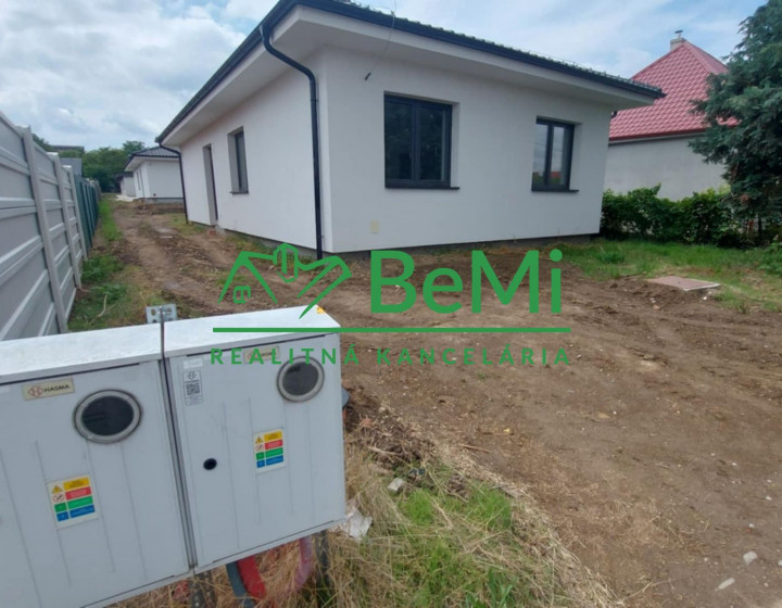 Predaj 4 izbový rodinný dom Nitra-Lužianky (227-12-JUF)