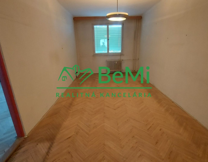 Predaj 4 izbový byt  centrum Nitra (229-114-JUF)