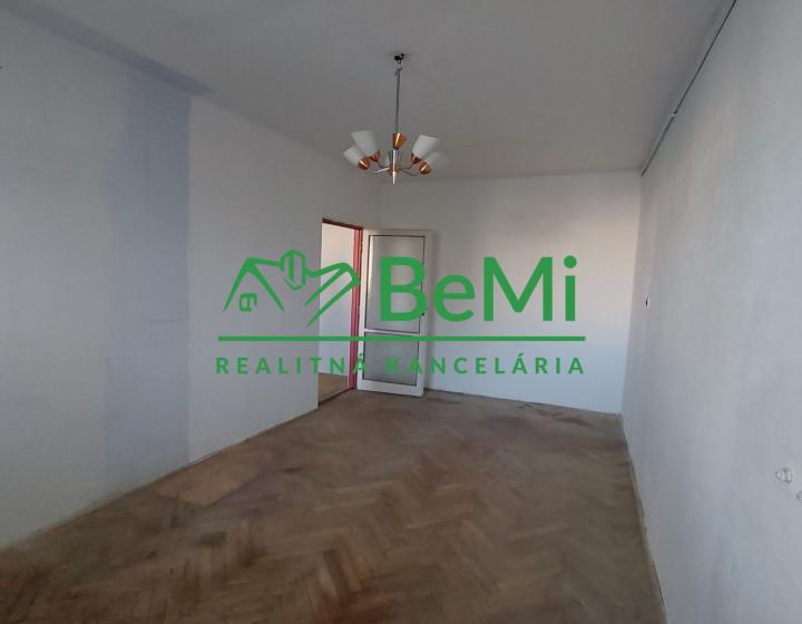 Predaj 4 izbový byt  centrum Nitra (229-114-JUF)