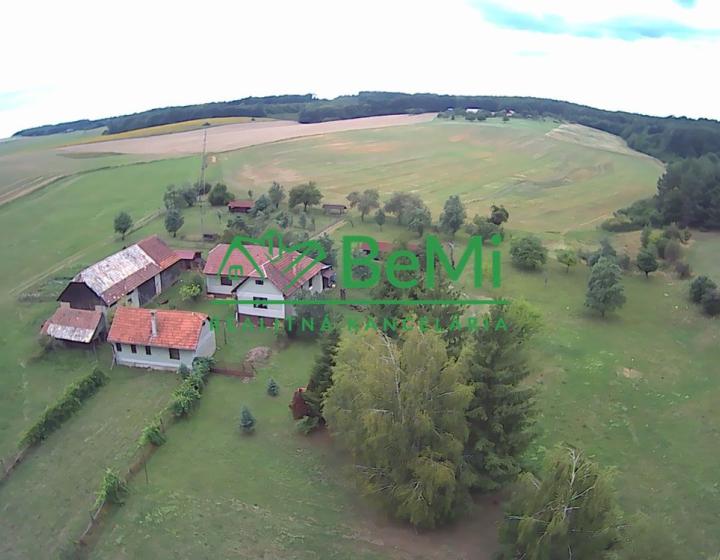 REZERVOVANÉ.Usadlosť s rekreačným pozemkom 018-014-MIKU