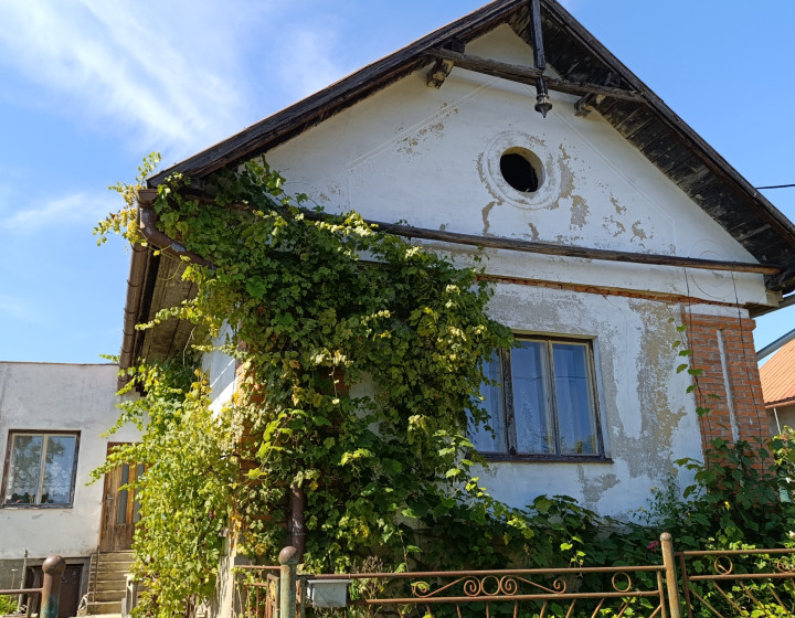 Dvojgeneračný rodinný dom  v obci Rákoš -  -NA PREDAJ