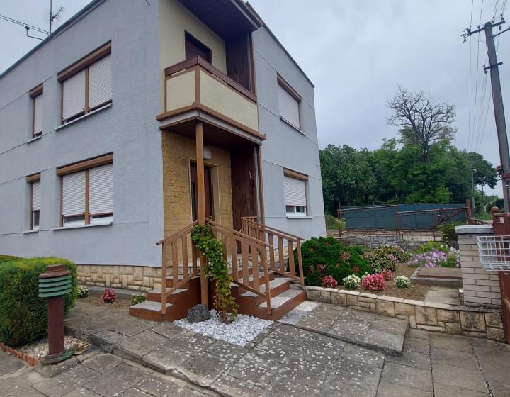 Predaj 5 izbový  dom Malé Chyndice, Nitra(231-12-JUFa)