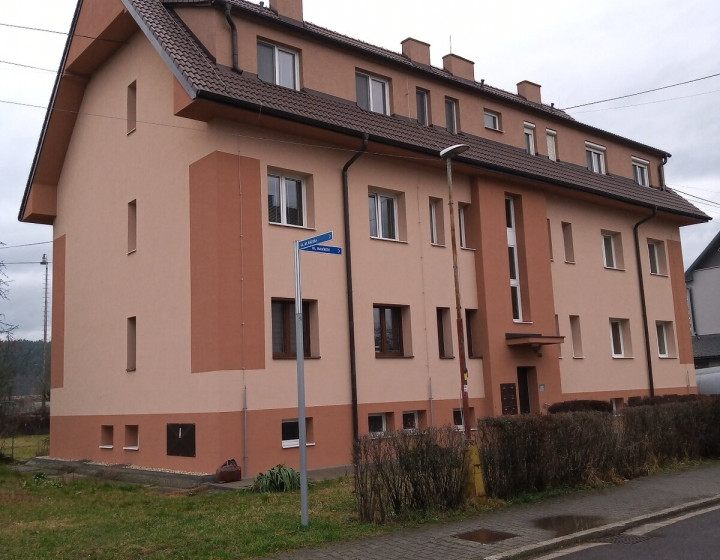 Na Predaj 4-izbový byt so záhradkou - Nováky