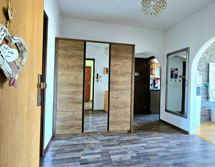 3-IZBOVÝ BYT S BALKÓNOM BREZNO-MAZORNÍKOVO - NA PREDAJ