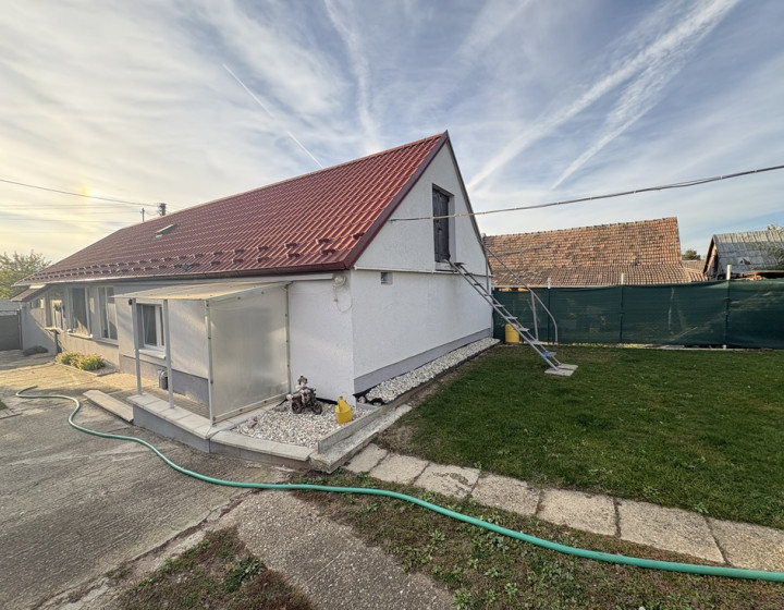 Predaj rodinného domu Šalgočka 112-12-ROCHE